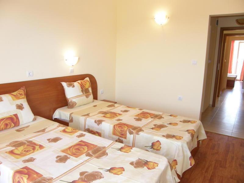 Family Hotel Dayana Beach Sinemoretz Exterior photo