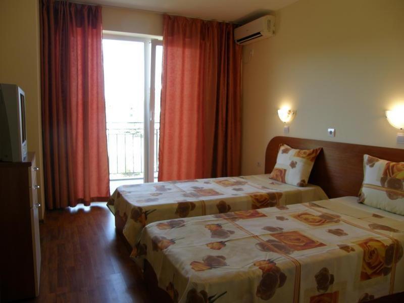 Family Hotel Dayana Beach Sinemoretz Exterior photo